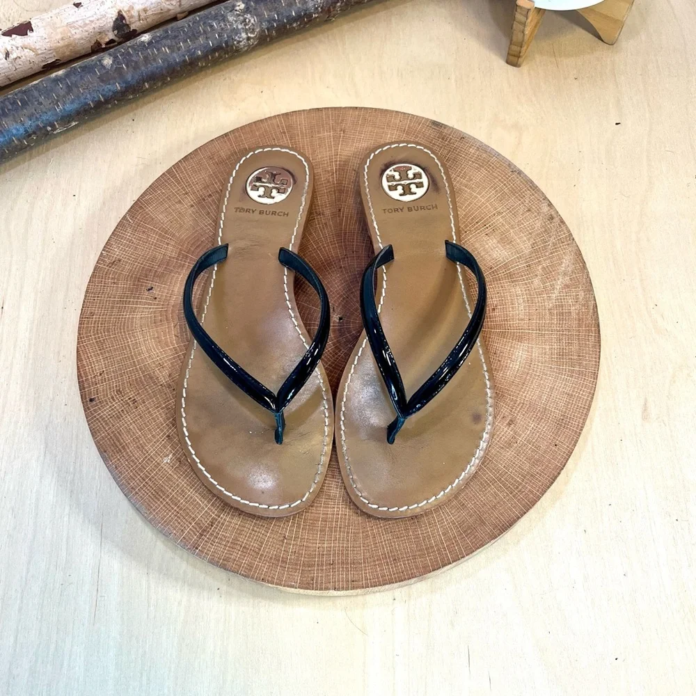 Tory Burch Black Patent Leather Flip Sandals with Tan Footbed